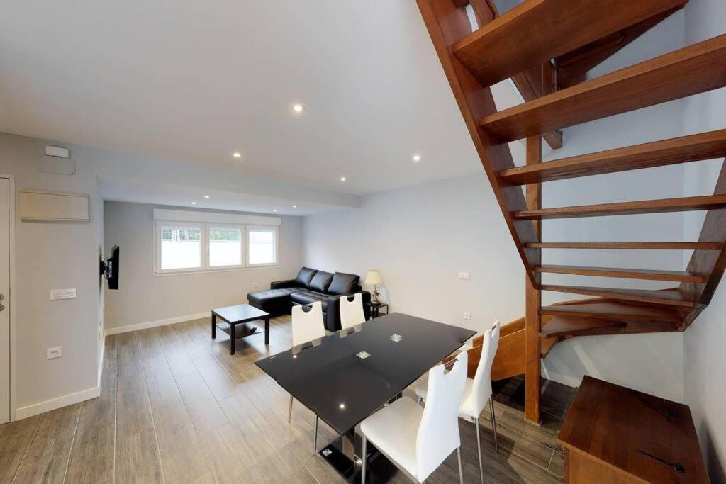 Chalet En La Cuidad- Con Jardin Y Barbacoa Gijon Ngoại thất bức ảnh