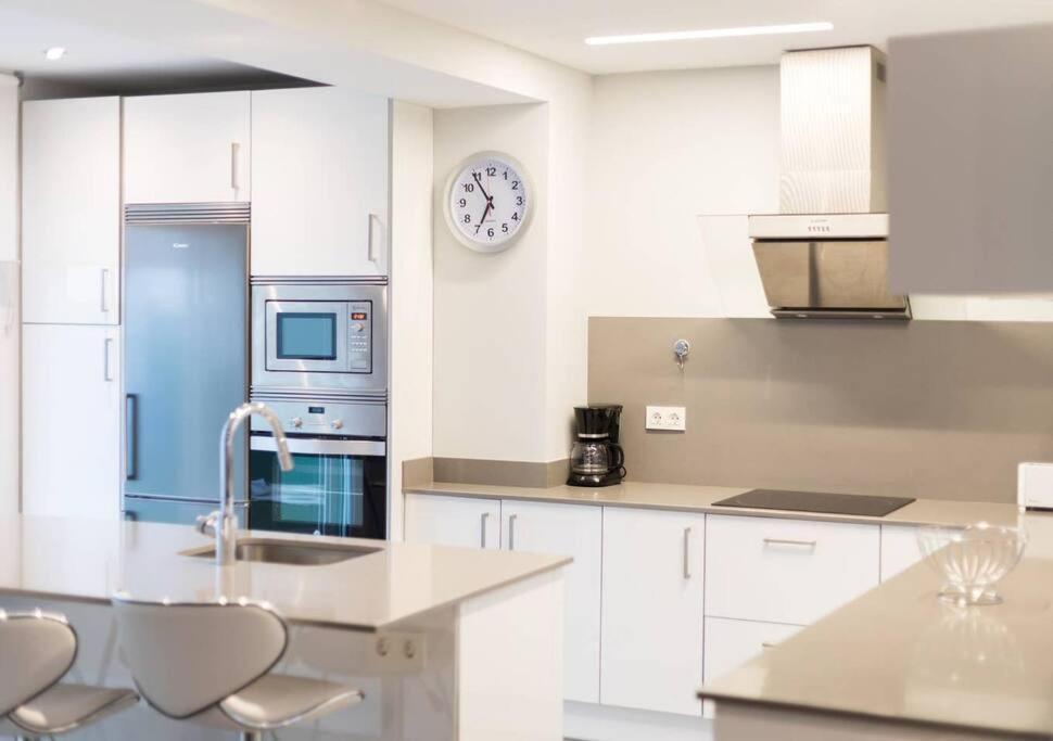 Chalet En La Cuidad- Con Jardin Y Barbacoa Gijon Ngoại thất bức ảnh