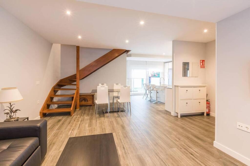 Chalet En La Cuidad- Con Jardin Y Barbacoa Gijon Ngoại thất bức ảnh