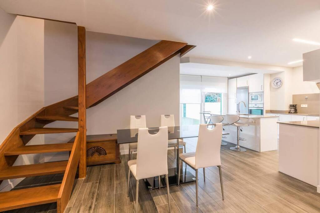 Chalet En La Cuidad- Con Jardin Y Barbacoa Gijon Ngoại thất bức ảnh